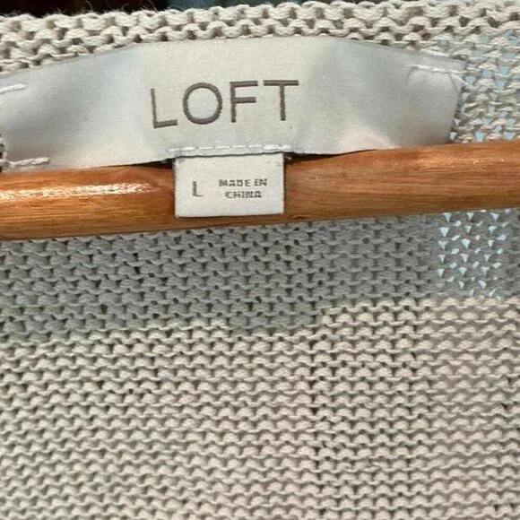 Loft Women's Cream Tan V-neck Pullover Sweater Size L Cotton Blend Long Sleeve - Picture 2 of 5